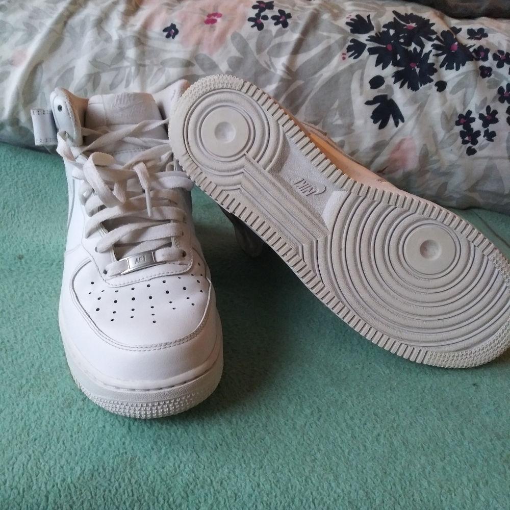 Women Nike AF1 sz 8
